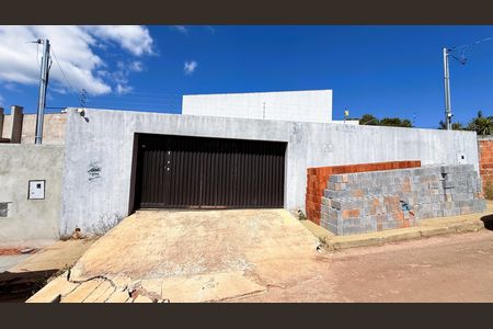 Casa para alugar com 210m², 3 quartos e 2 vagas Casa para alugar com 210m², 3 quartos e 2 vagasFachada