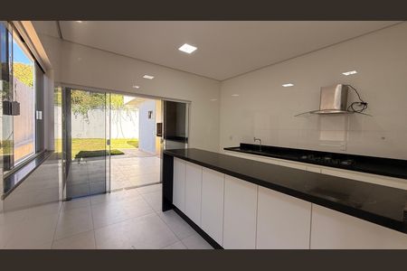 Casa para alugar com 210m², 3 quartos e 2 vagas Casa para alugar com 210m², 3 quartos e 2 vagasCozinha