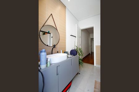 Banheiro social de casa à venda com 2 quartos, 130m² em Pinheiros, São Paulo