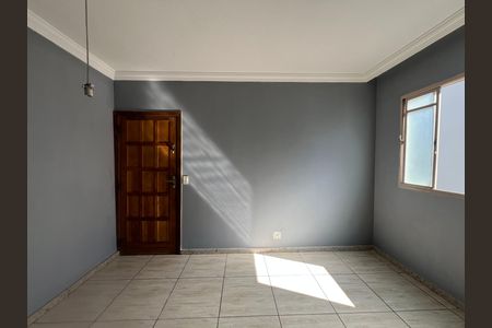 Casa à venda com 52m², 3 quartos e sem vaga Casa à venda com 52m², 3 quartos e sem vagaSala