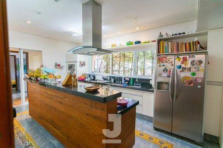 Casa de condomínio à venda com 472m², 4 quartos e 3 vagas