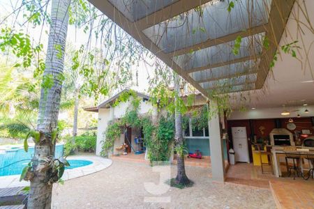 Casa de condomínio à venda com 472m², 4 quartos e 3 vagas