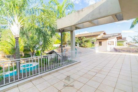 Casa de condomínio à venda com 472m², 4 quartos e 3 vagas