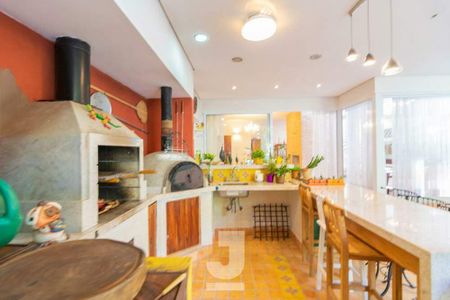 Casa de condomínio à venda com 472m², 4 quartos e 3 vagas