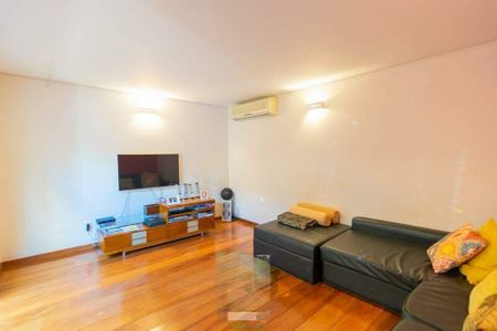 Casa de condomínio à venda com 472m², 4 quartos e 3 vagas