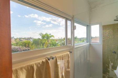 Casa de condomínio à venda com 472m², 4 quartos e 3 vagas