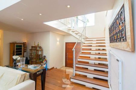 Casa de condomínio à venda com 472m², 4 quartos e 3 vagas