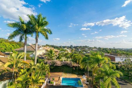 Casa de condomínio à venda com 472m², 4 quartos e 3 vagas