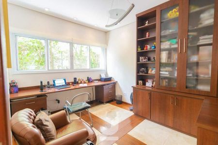 Casa de condomínio à venda com 472m², 4 quartos e 3 vagas