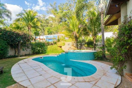 Casa de condomínio à venda com 472m², 4 quartos e 3 vagas