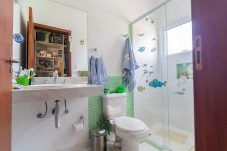 Casa de condomínio à venda com 472m², 4 quartos e 3 vagas