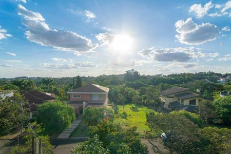Casa de condomínio à venda com 472m², 4 quartos e 3 vagas