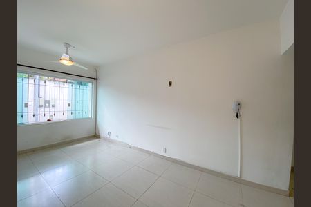Casa para alugar com 100m², 3 quartos e 1 vaga Casa para alugar com 100m², 3 quartos e 1 vagaSala