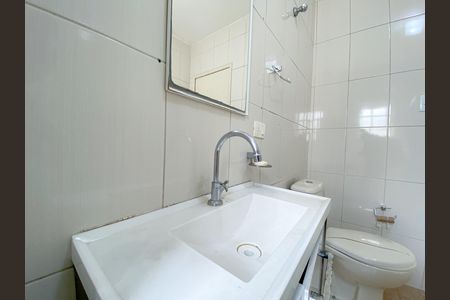 Casa para alugar com 100m², 3 quartos e 1 vaga Casa para alugar com 100m², 3 quartos e 1 vagaBanheiro