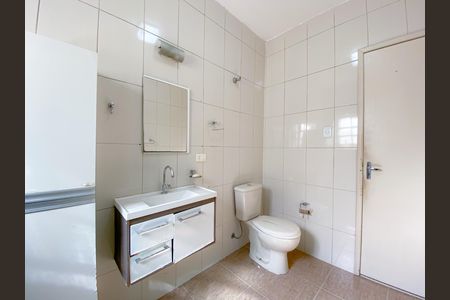 Casa para alugar com 100m², 3 quartos e 1 vaga Casa para alugar com 100m², 3 quartos e 1 vagaBanheiro