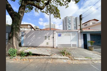 Casa para alugar com 100m², 3 quartos e 1 vaga Casa para alugar com 100m², 3 quartos e 1 vagaFachada