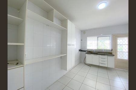 Casa para alugar com 100m², 3 quartos e 1 vaga Casa para alugar com 100m², 3 quartos e 1 vagaCozinha