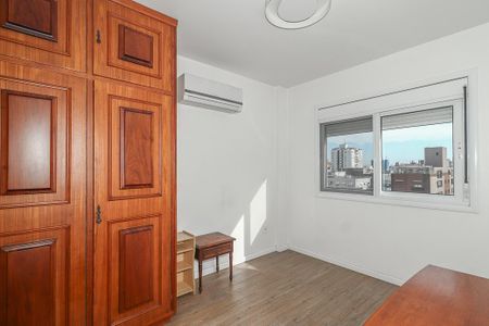 Quarto Suíte de apartamento para alugar com 2 quartos, 80m² em Independência, Porto Alegre