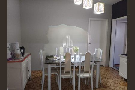 Casa à venda com 120m², 2 quartos e 2 vagas