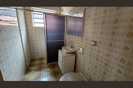 Casa para alugar com 120m², 2 quartos e 2 vagas Casa para alugar com 120m², 2 quartos e 2 vagasBanheiro