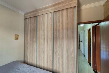 Casa para alugar com 243m², 3 quartos e 3 vagas Casa para alugar com 243m², 3 quartos e 3 vagasQuarto 2