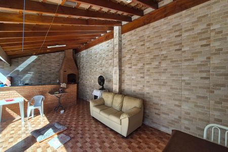 Casa para alugar com 243m², 3 quartos e 3 vagas Casa para alugar com 243m², 3 quartos e 3 vagasÁrea comum - Churrasqueira