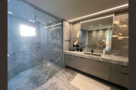 Apartamento para alugar com 443m², 3 quartos e 6 vagasBanheiro