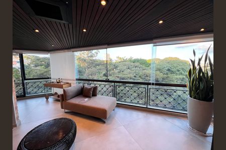 Apartamento para alugar com 443m², 3 quartos e 6 vagasVaranda