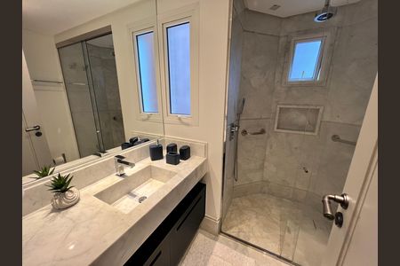 Apartamento para alugar com 443m², 3 quartos e 6 vagasBanheiro