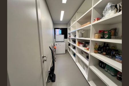 Apartamento para alugar com 443m², 3 quartos e 6 vagasCloset