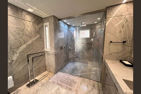 Apartamento para alugar com 443m², 3 quartos e 6 vagasBanheiro