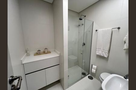 Apartamento para alugar com 443m², 3 quartos e 6 vagasBanheiro
