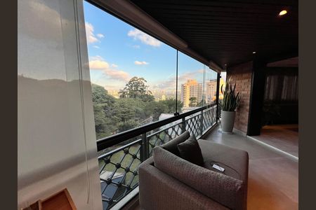 Apartamento para alugar com 443m², 3 quartos e 6 vagasVaranda