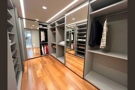 Apartamento para alugar com 443m², 3 quartos e 6 vagasCloset