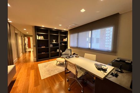 Apartamento para alugar com 443m², 3 quartos e 6 vagasQuarto