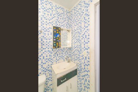 Casa para alugar com 30m², 1 quarto e 1 vaga Casa para alugar com 30m², 1 quarto e 1 vagaBanheiro