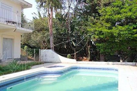 Casa à venda com 357m², 4 quartos e sem vaga