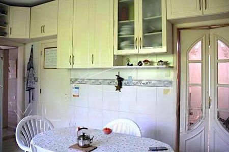 Casa à venda com 4 quartos, 357m² em Bela Aliança, São Paulo