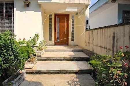 Casa à venda com 4 quartos, 357m² em Bela Aliança, São Paulo