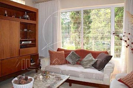 Casa à venda com 4 quartos, 357m² em Bela Aliança, São Paulo