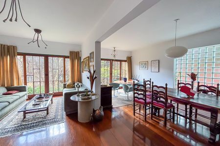 Casa à venda com 4 quartos, 455m² em Sumaré, São Paulo