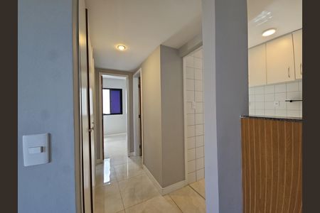 corredor  de apartamento para alugar com 2 quartos, 55m² em Candeal, Salvador