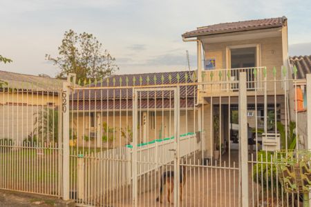 Casa para alugar com 30m², 2 quartos e 1 vaga Casa para alugar com 30m², 2 quartos e 1 vagaFachada