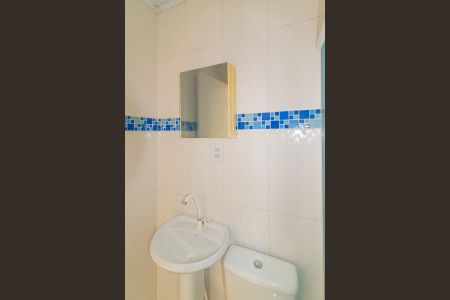 Casa para alugar com 30m², 2 quartos e 1 vaga Casa para alugar com 30m², 2 quartos e 1 vagaBanheiro