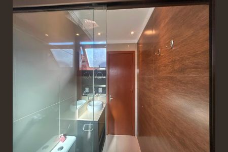 Casa de condomínio à venda com 117m², 3 quartos e 1 vaga Casa de condomínio à venda com 117m², 3 quartos e 1 vagaBanheiro