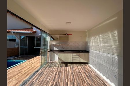 Casa de condomínio à venda com 117m², 3 quartos e 1 vaga Casa de condomínio à venda com 117m², 3 quartos e 1 vagaLavanderia