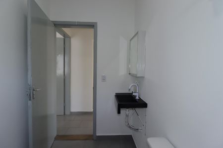 Banheiro de casa para alugar com 2 quartos, 72m² em Jardim Santo André, Santo André