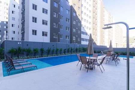 Apartamento à venda com 32m², 2 quartos e sem vaga Apartamento à venda com 32m², 2 quartos e sem vagaÁrea comum - Piscina