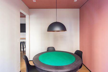 Apartamento à venda com 32m², 2 quartos e sem vaga Apartamento à venda com 32m², 2 quartos e sem vagaSala de Jogos
