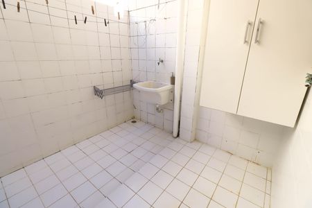 Casa de condomínio para alugar com 300m², 3 quartos e 2 vagas